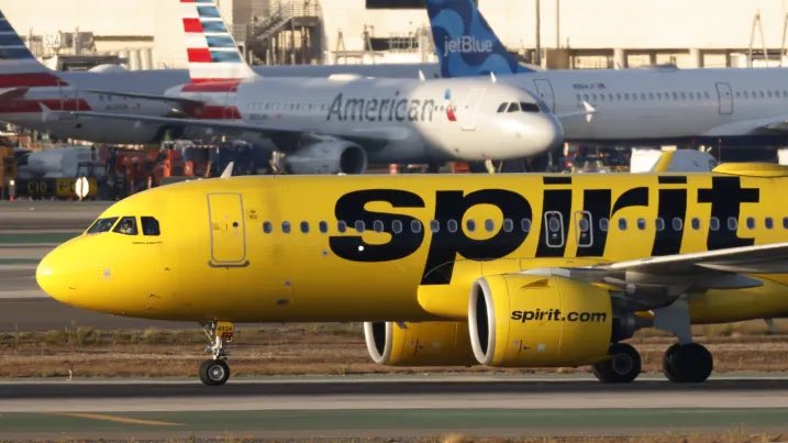 🔵MARKETEVANS: Spirit Airlines annuncia tagli di posti di lavoro e riduzione del programma di volo a novembre