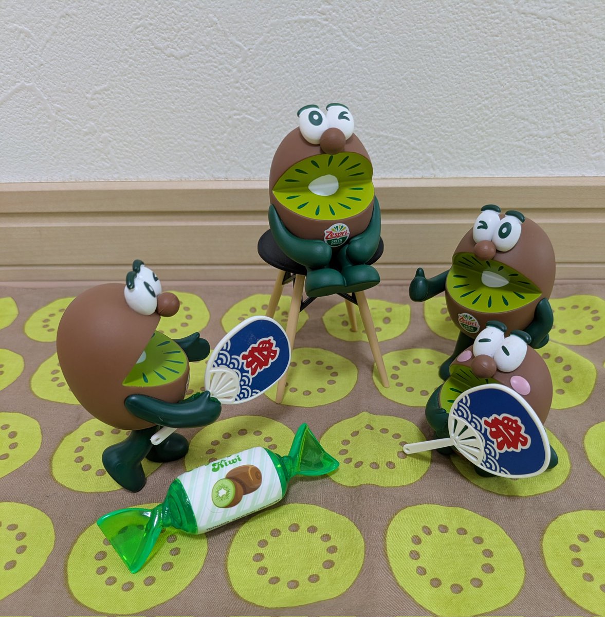 くさもち (@sl7gmnwc6yjay7a) on Twitter photo 本日、勝手ながら
グリーン祭り開催中!🥝
・センターの2020グリーン
・キウイ柄風呂敷
・キャンディみたいな蛍光ペン
協賛:各地の友🫶
厚く御礼申し上げます🥝 本日、勝手ながら
グリーン祭り開催中!🥝
・センターの2020グリーン
・キウイ柄風呂敷
・キャンディみたいな蛍光ペン
協賛:各地の友🫶
厚く御礼申し上げます🥝