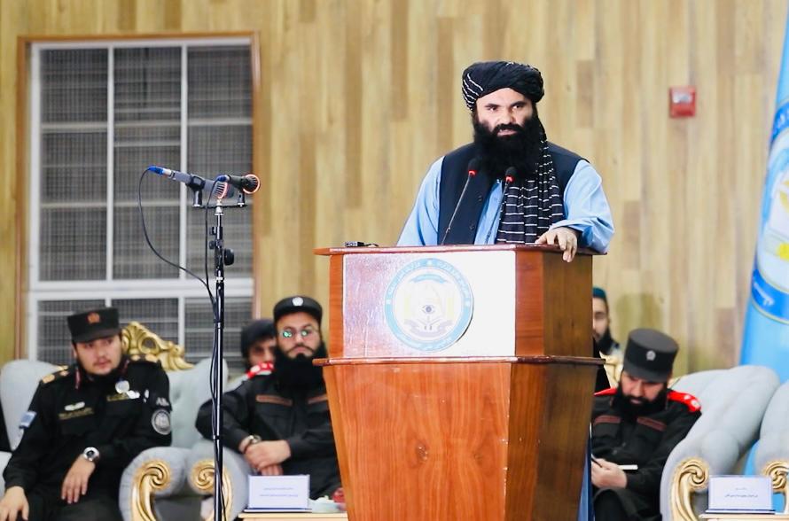 د کورنیو چارو وزارت له لوري اصلاحي غونډه!
نن د کورنیو چارو وزیر په ګډون، د یاد وزارت لومړی مرستیال، د کورنیو چارو وزارت معینان، رئیسان، د کابل والي، امنیه قومندان، نور لوړپوړي چارواکي ، د کابل ولایت اړونده ولسوالیو ولسوالان، د حوزو آمرين او د تفتيش مديرانو ګډون درلود.