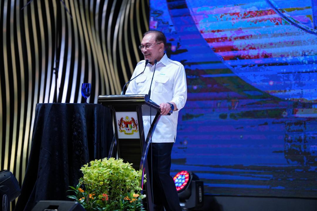 At Zetrix, we’re building inclusive &amp; ethical AI that serves communities.
The Govt of Malaysia (PM’s Dept of Religious Affairs) has signed an LOI with Zetrix AI to establish the world’s first Shariah-compliant AI framework. <a href="/NurAI_LLM/">NurAI</a>, developed on Islamic values &amp; aligned with