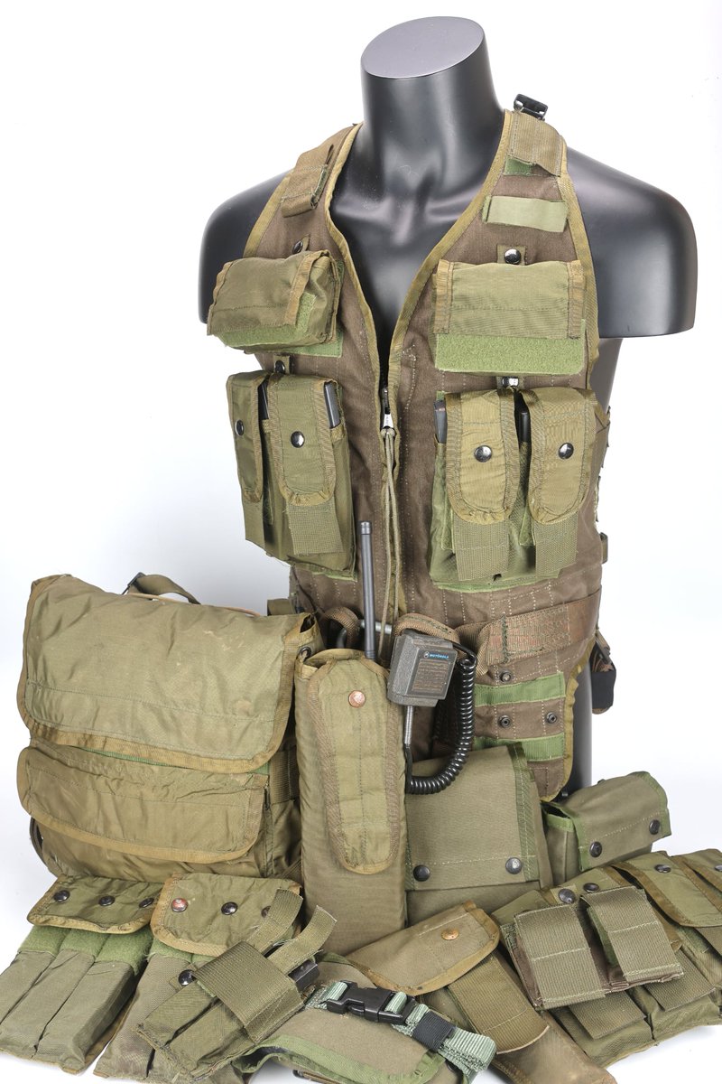 Maratho71996540's tweet image. Not sure how to make this QRV really complete, but every piece in this shot took me over 20 years to collect. Finally got them all together for a family photo 😊

#ElevatedUrbanOperation #EUO #QRV #TLBV #tacticalvest #modularvest #AR15 #meshvest #specialoperations #Grenada