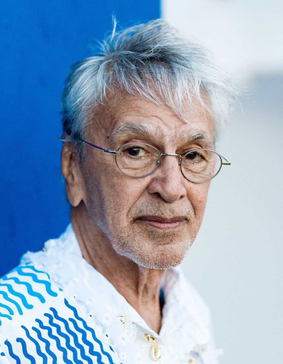 seremosresisten's tweet photo. GIGANTE! Aos 83 anos, Caetano Veloso entra em ação e manda um recado após os deputados aprovarem a PEC da Bandidagem:

“A gente tem que ir pra rua, pra frente do Congresso, como já fizemos outras vezes. https://t.co/IJqHpxdwxk