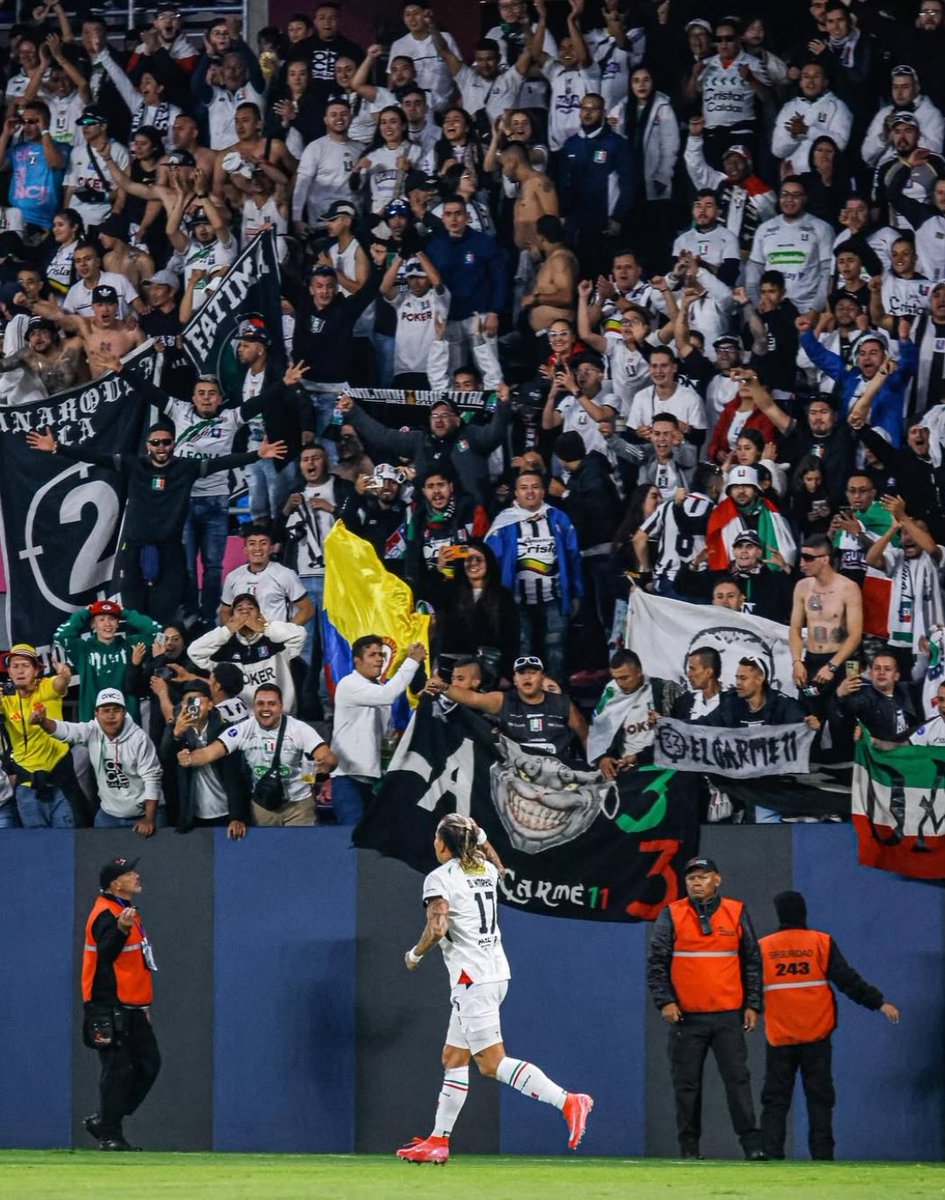 HardPics2OC4's tweet photo. EL GOLEADOR DEL PUEBLO CALDENSE https://t.co/JY9jEfmShk