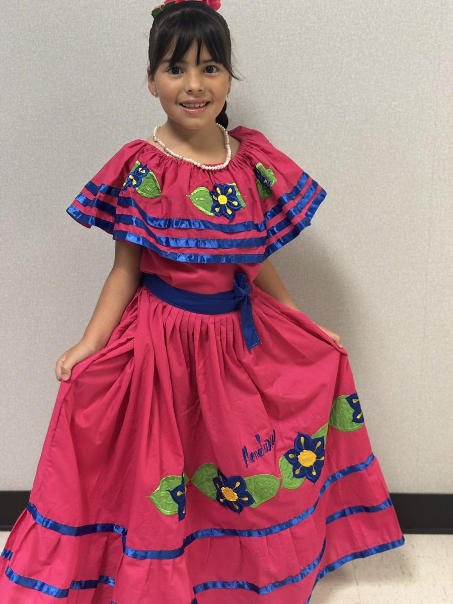 HicksTigers's tweet photo. 🐯 The Tigers are roaring as we kick off Hispanic Heritage Month, celebrating vibrant cultures, stories, and traditions that enrich our school community! #aliefproud #HispanicHeritageMonth https://t.co/P1EaLcEqun