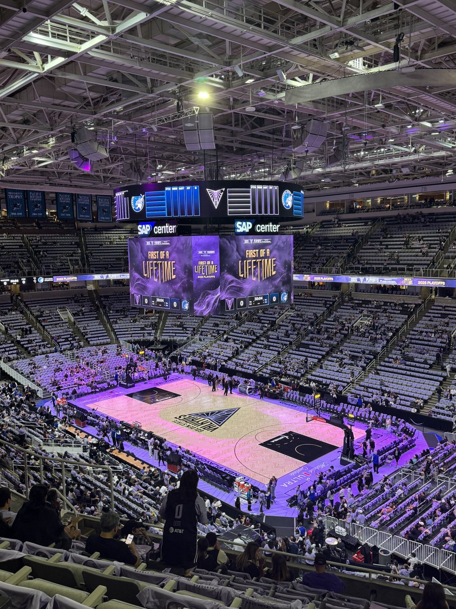 angelina ☺︎ tweet media