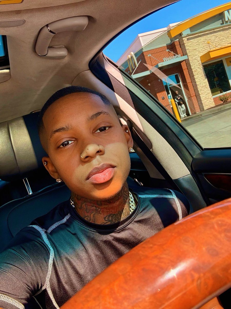 _MillyStone's tweet image. Lemme show my face