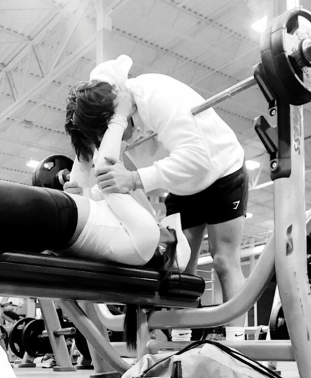 ㅤ
📍 EVRL FitHouse

Starting the day at the gym, easy vibes.
ㅤ