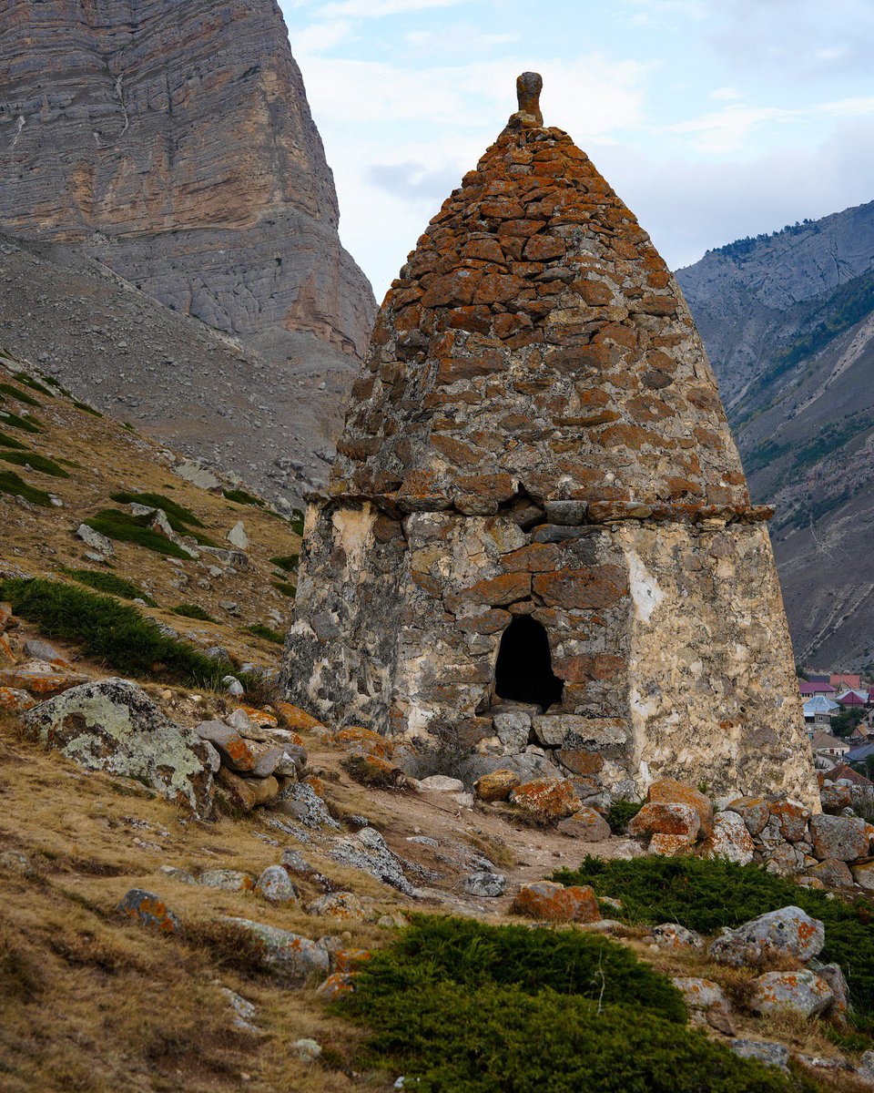pancaucasus's tweet image. The crypts of Fardyk-Keshene, Kabardian-Balkaria

romanloktev / IG