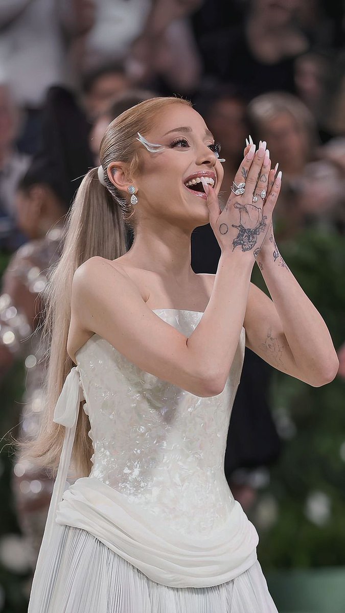 team arianator latam ꕤ tweet media