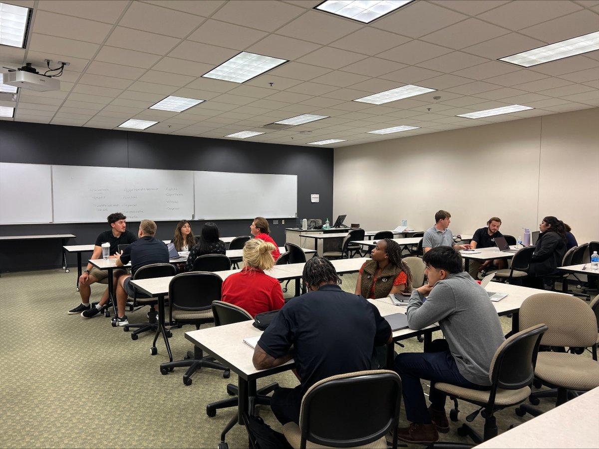 niu_mba's tweet photo. Our Global MBA students participated in an Insight Program workshop on professionalism with NIU MBA alumna and College of Business Instructor Anissa Kuhar this week. 

#NIUMBA #NIUGlobalMBA #GlobalMBA #InsightProgram https://t.co/Jo0YlnEKcS