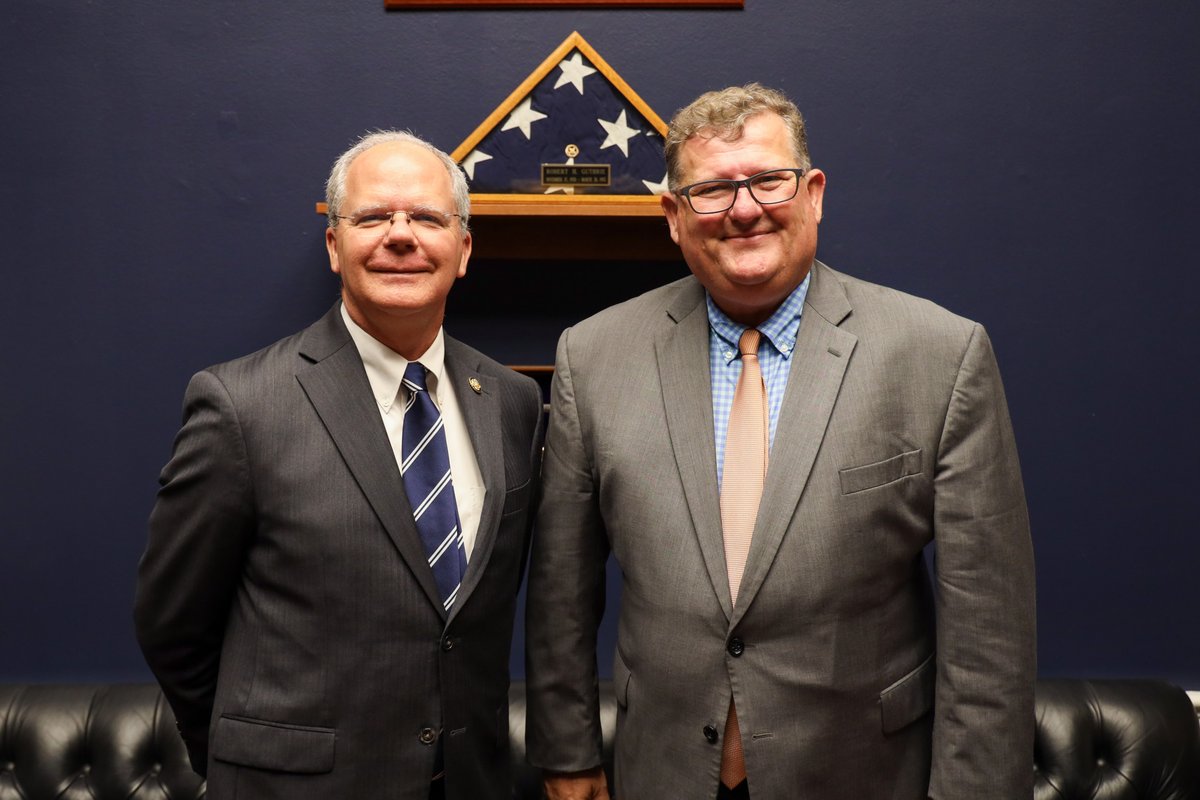 RepGuthrie's tweet image. Busy day of meetings with Kentuckians here in D.C. today. Thank you to the Kentucky Sheriffs' Association, KY Association of Equipment Manufacturers, eBay CEO Jamie Iannone &amp;amp; sellers from Glasgow, Kentucky Head Start, and more for making the trip to advocate for Kentuckians.