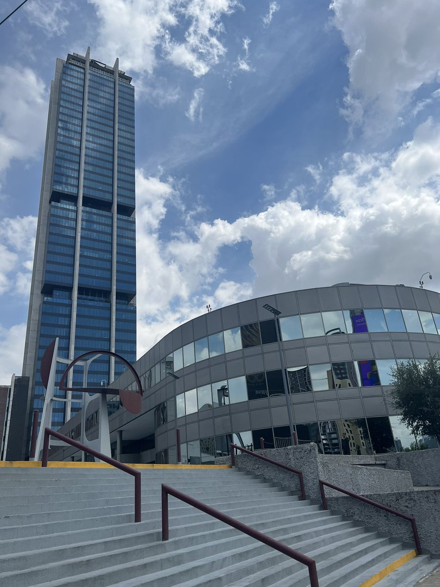 Ya de regreso y jalando ( por si andaban con el pendiente ) …