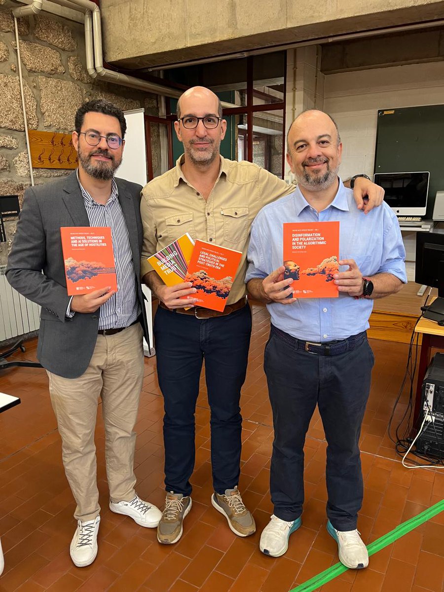 #RecomendaciónDelDía 🔴 Durante la visita del programa de <a href="/cip_icesi/">Ciencia Política Icesi</a> a la <a href="/UBI_pt/">Univ. Beira Interior</a> , se entregó la trilogía #OnlineHateSpeech 📚 #LeeLibrosIcesi
 
Editada por <a href="/brancodifatima/">Branco Di Fátima</a> y publicada por LabCom y la Editorial @Icesi.

🔗 Leer: icesi.edu.co/editorial/tag/… 🔓

#HateSpeech #OHST #RT