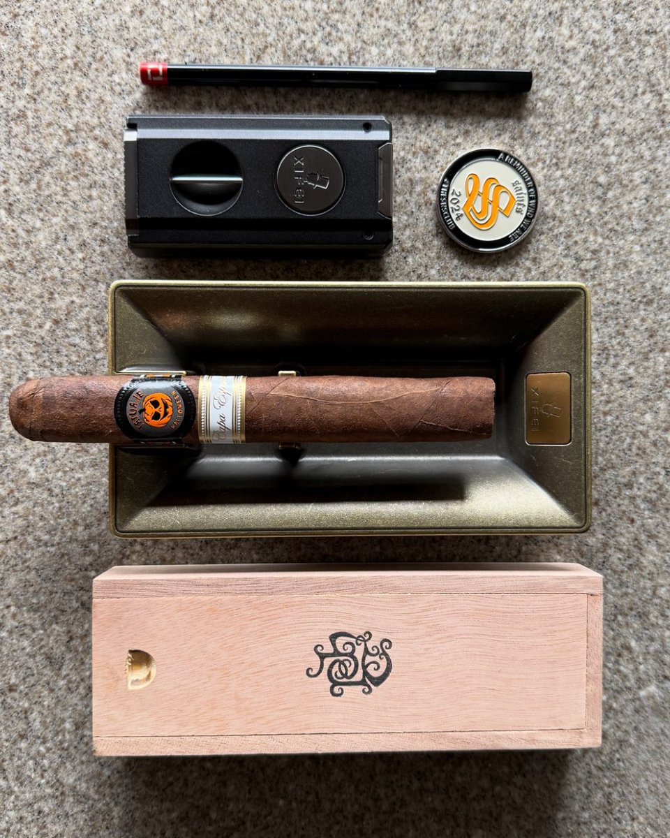 perfeccigar's tweet image. Tight draw? Don’t waste a good cigar. The award-winning PerfecDraw® removes small bits of over-packed tobacco from inside the cigar, restoring a smooth, easy draw in seconds without damaging the wrapper. 

Precision-engineered and built to last.

#PerfecDraw #CigarToolsThatWork