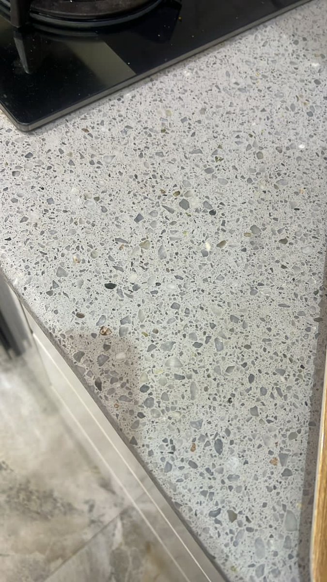 Emiteem's tweet image. All available.