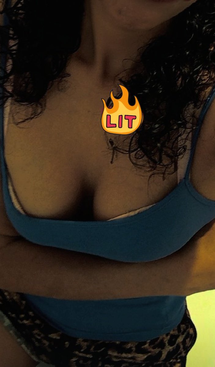 Amor eu posso te oferecer peitos médio e muito amor e carinho quando o nosso Corinthians perder