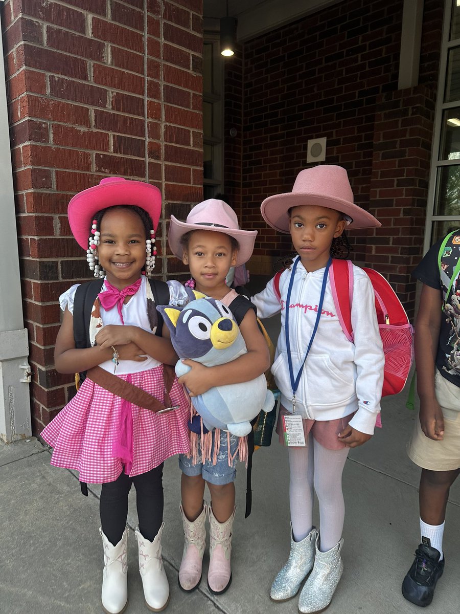 Our All Stars kicked off “Boots on the Ground Day” for Attendance Week! From the car rider line to the bus ramp, students arrived ready to show that every day counts! 🌟 #AttendanceMatters #AllStars #EveryDayCounts #LeadTheWay #CultureInMotion