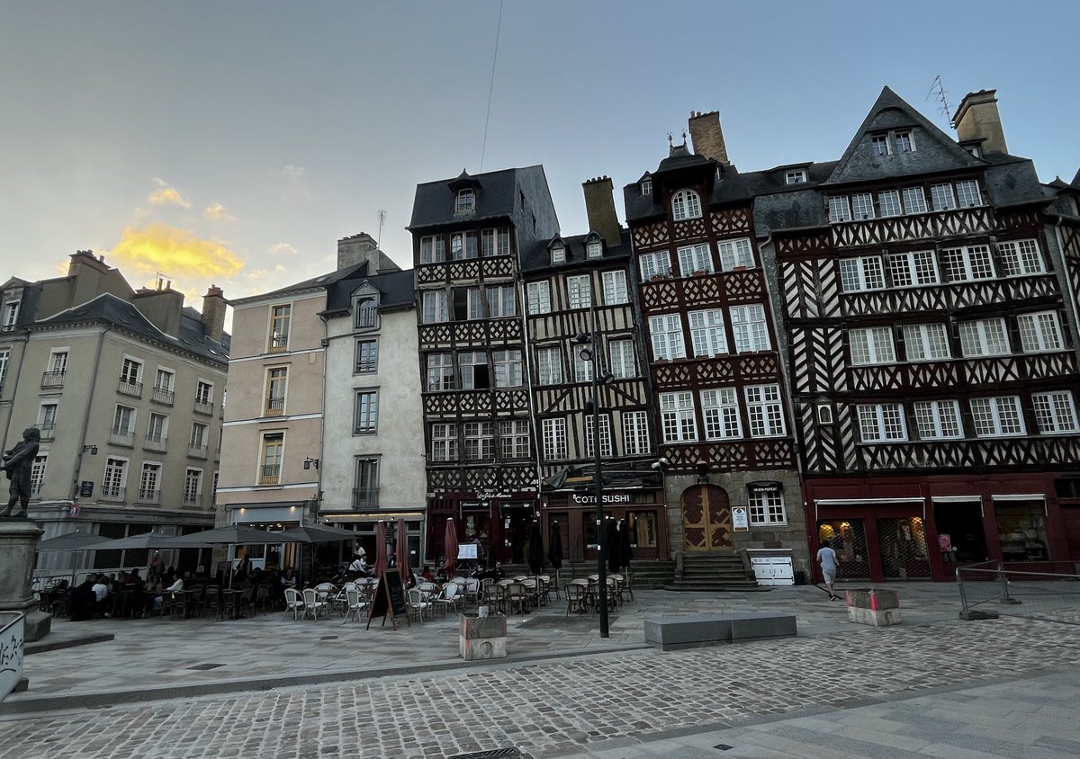 Cobylefko's tweet image. Layers of Rennes, with a magnificent historic core