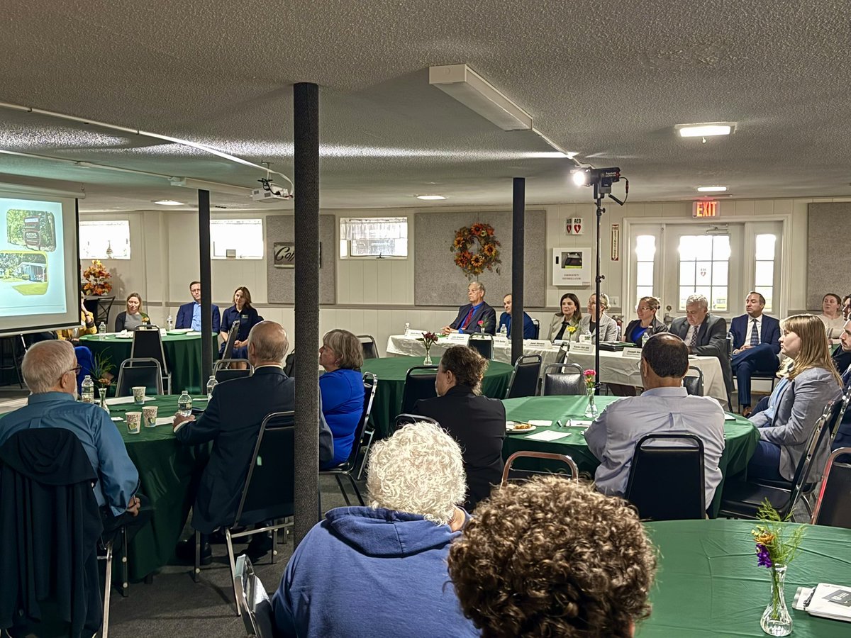 KellyAyotte's tweet image. Thank you to Councilor @JohnStephenNH, Medvil Cooperative in Goffstown, and the @nhiop for another great “Road Show” today!