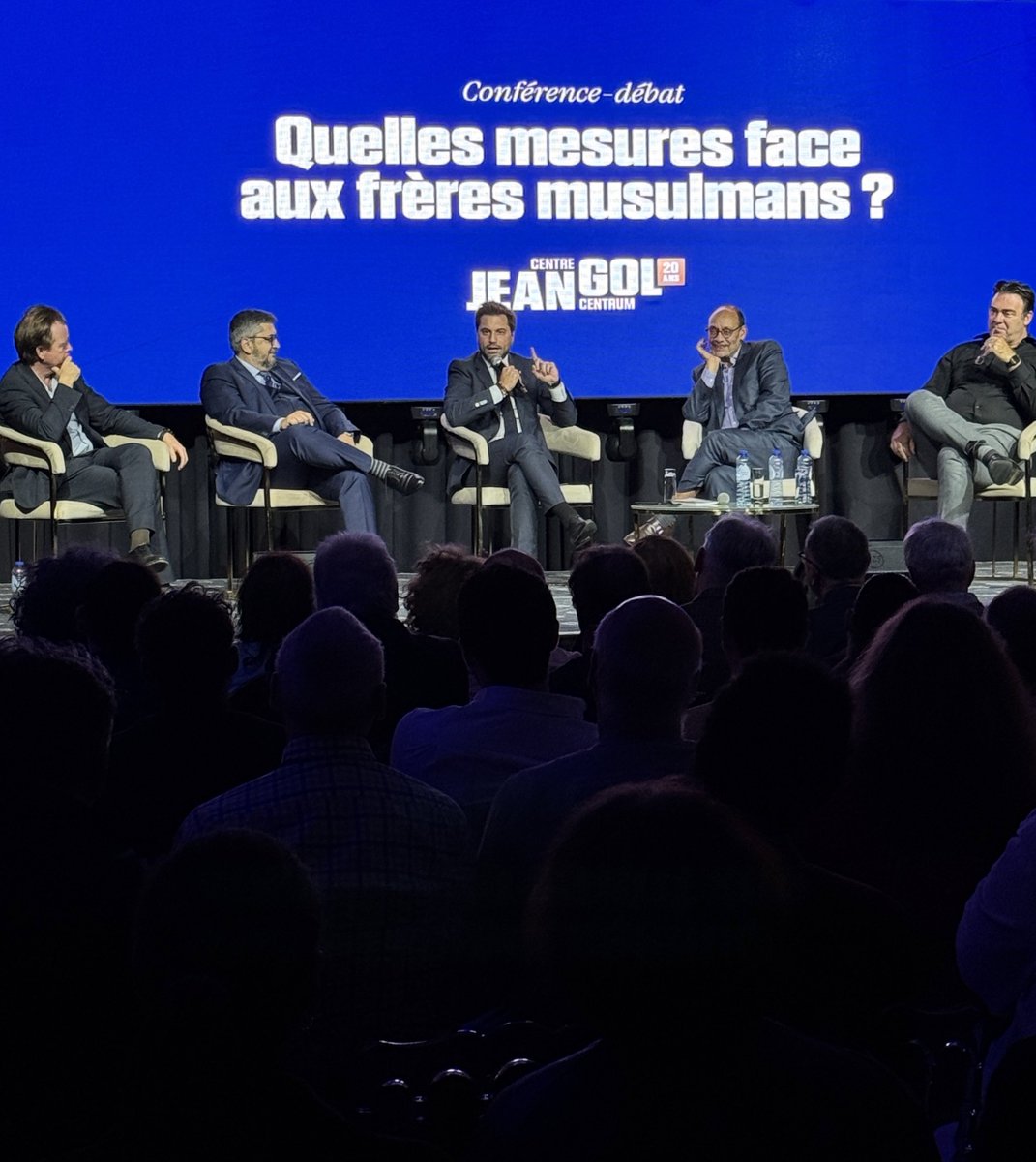 .<a href="/GLBouchez/">Georges-L BOUCHEZ</a> à la conférence « Quelles mesures face aux frères musulmans »:  
🔍 Est-ce que vous les avez entendu condamner le fait qu’on se fasse saccager toutes les semaines ?  
💬 Est-ce que vous les avez déjà entendu s’indigner des différents tags qu’on peut lire un peu