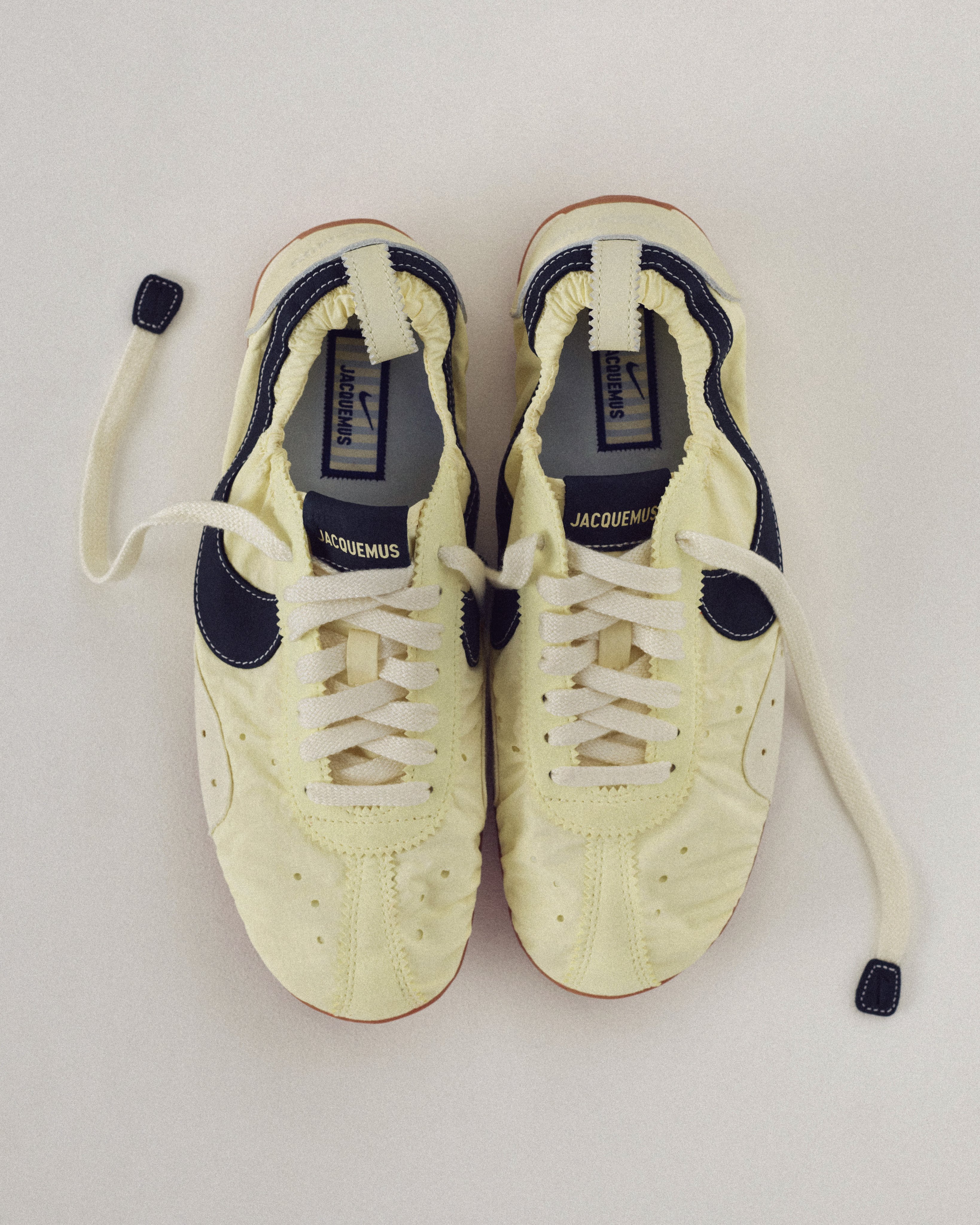 JACQUEMUS NIKE スニーカー ジャックムス＆ナイキが新作「Moon Shoe JACQUEMUS+NIKE」の
