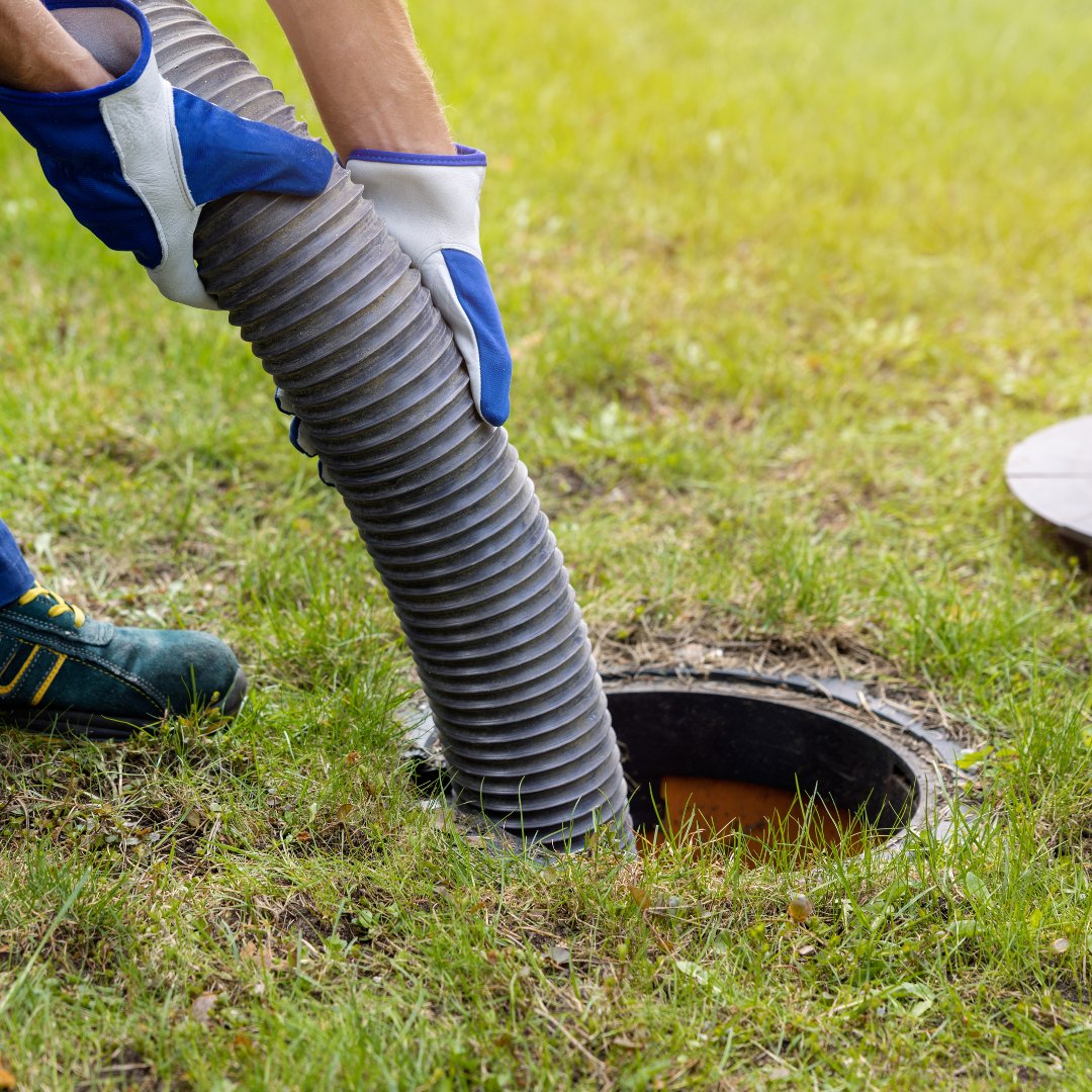 MiamiDadeRER's tweet image. Septic systems should be inspected every 3 years by a licensed professional and pumped every 3-5 years, depending on your household size and usage. Don’t let solids clog your system. Learn more at: miamidade.gov/septic-care

#SepticSmartWeek