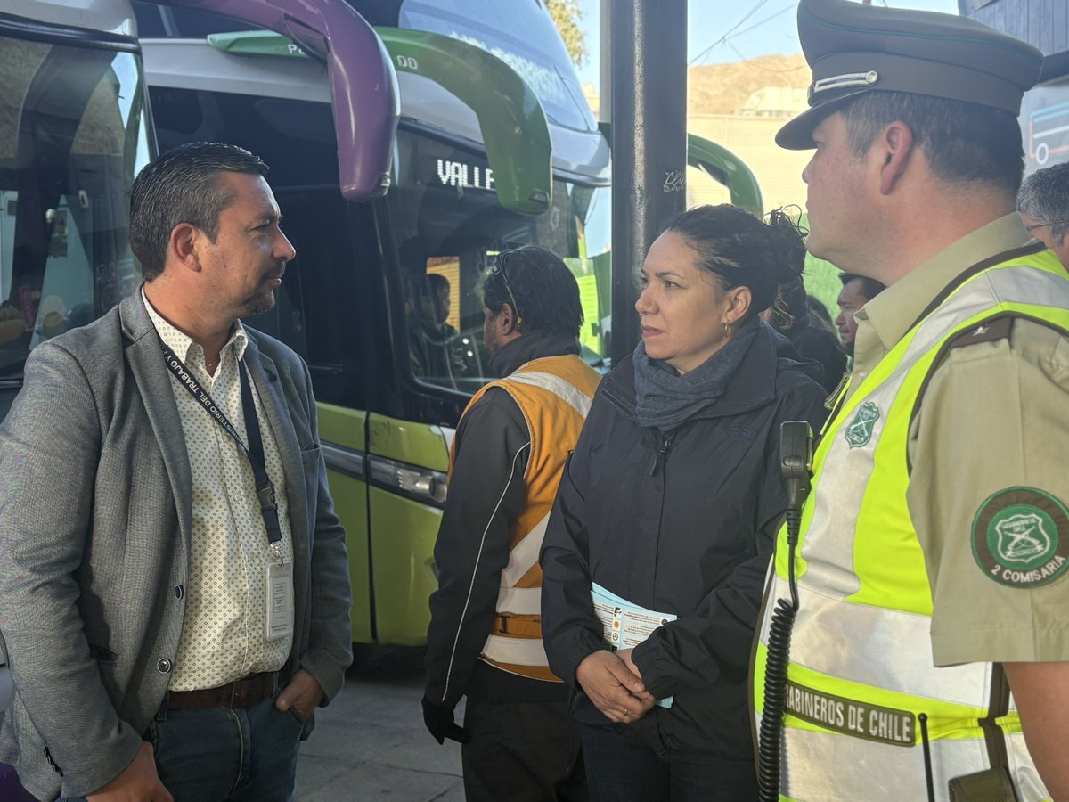 🚍🇨🇱 Esta mañana, los seremis Jonathan Páez Toro y Carla Orrego encabezaron una fiscalización en terminales de buses en Atacama.
Se revisaron máquinas, descansos y condiciones laborales para resguardar la seguridad vial y de los trabajadores.