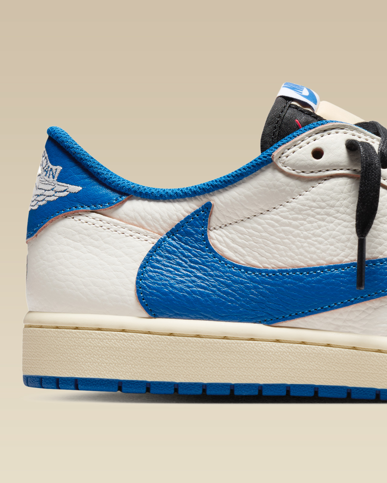 Travis Scott CDセット Travis Scott UTOPIA CD +T-Shirt Box セット - メルカリ