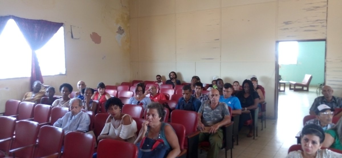 Yamisleidy71165's tweet photo. Anteproyecto #CódigoDeTrabajoCuba en el proceso de consulta con trabajadores de la #Radio 
Modificaciones, Adiciones, Supresiones e incluso Inquietudes enriquecieron el intercambio presidido por Yamisleidys López Fdez , SG del Comité Prov de la CTC. @Colina_CTCuba https://t.co/DThsbGMoEZ