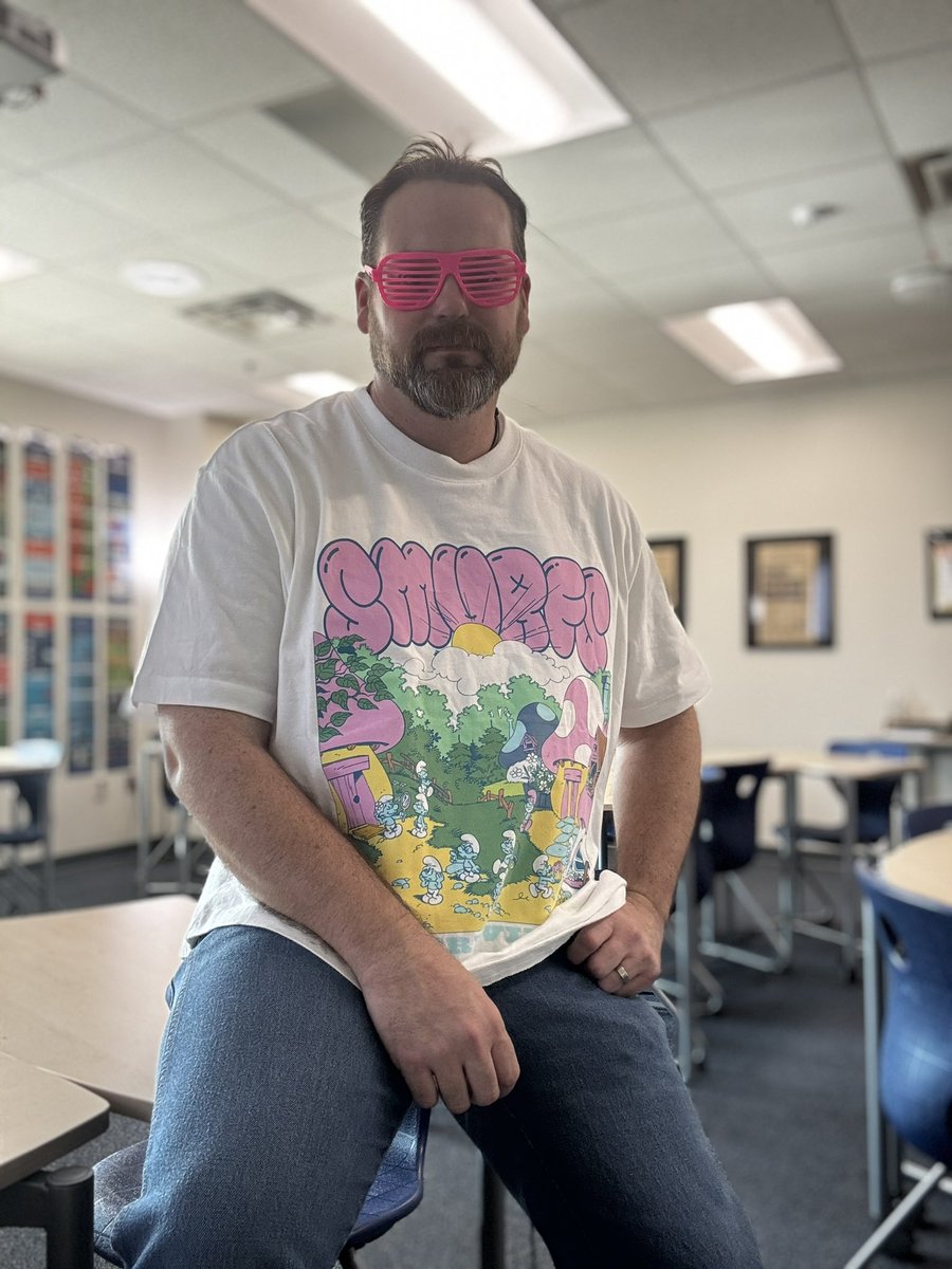 Frisco High School HOCO Week!!
Wavy Rave Wednesday! 🌊 
(For the record: I did not own a Smurf shirt before this week.)