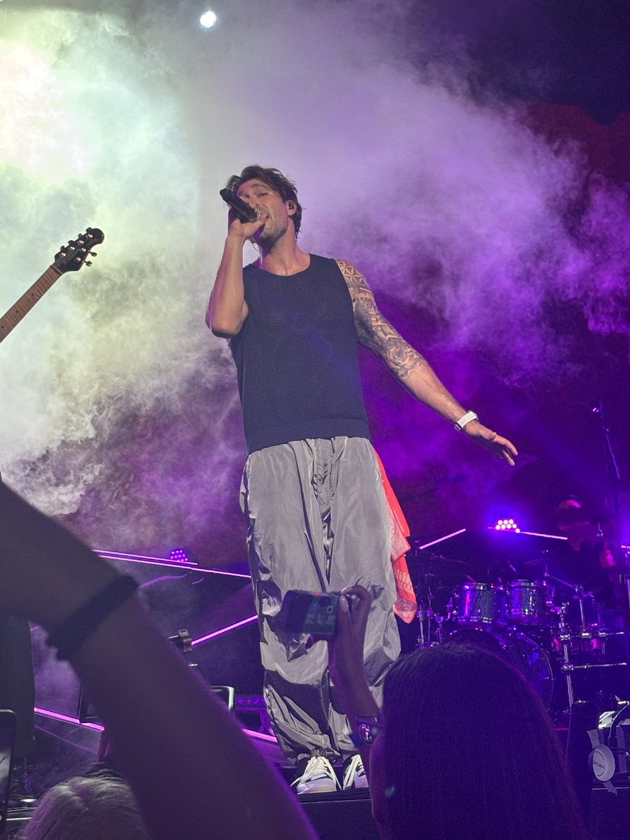 Maslover72's tweet image. Was thinking about this thing while I was working this morning 🤭

Post your favorite BTR member &amp;amp; your work (or study)🔥 I’m working as host at Mcdonald 

I’m just curious to know about those things. What kind of girls i have the most on here. James, Kendall, Carlos or Logan…