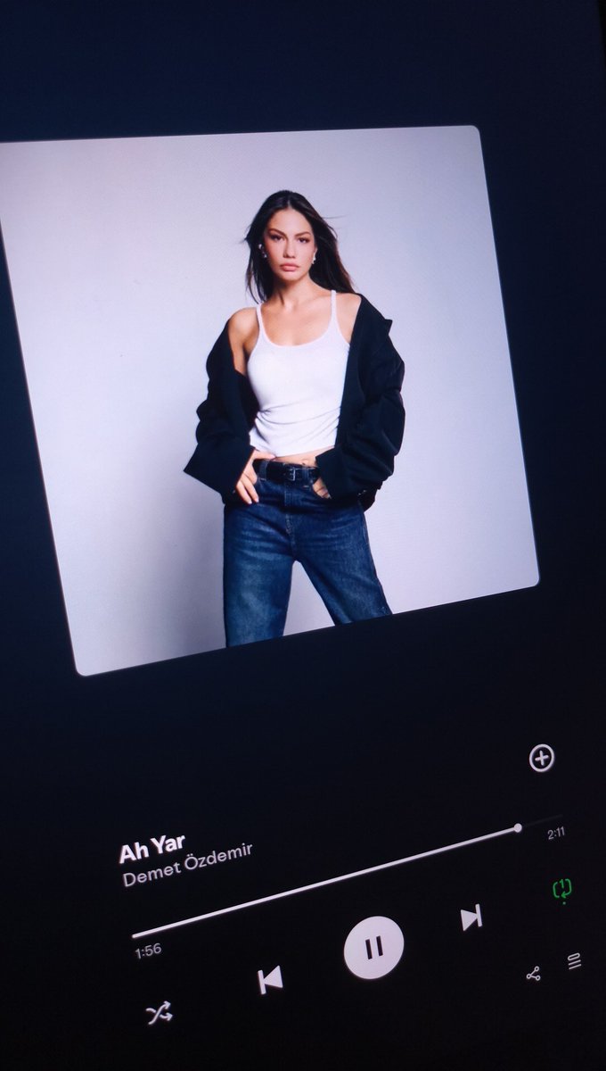 Offf bayıldım bence sesine çok yakışmış 
ağlayarak 1 saattir dinliyorum .....
#DemetÖzdemir
#EşrefRüya
#NisanAkyol