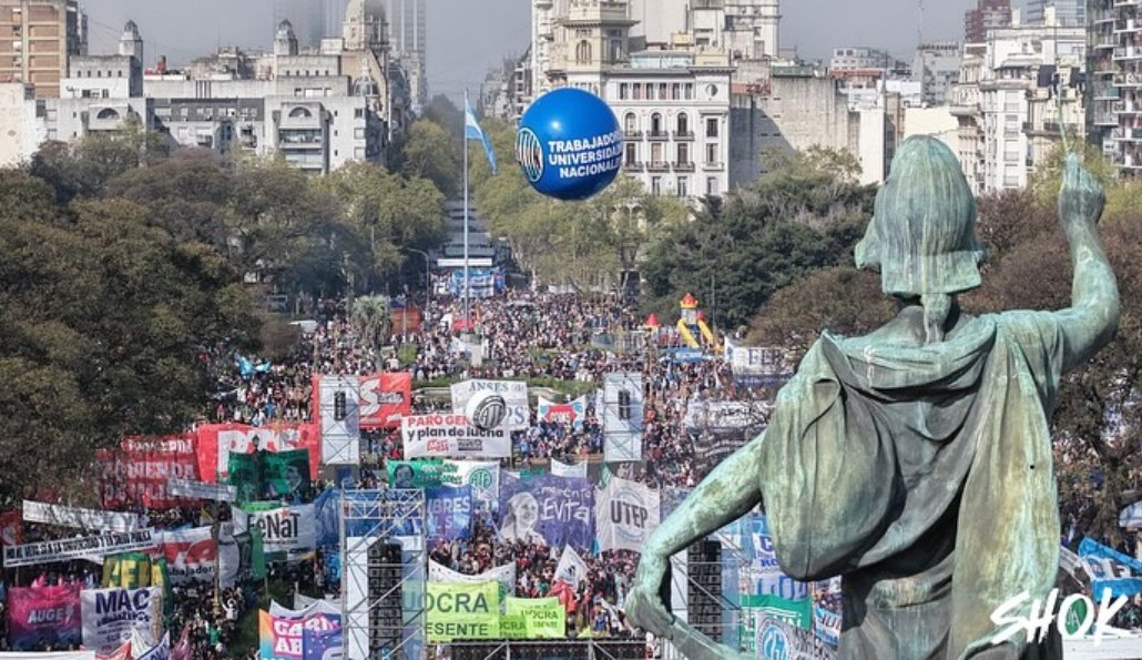 cteracta's tweet photo. Movilización y victoria popular en defensa de la Educación, la Universidad y la Salud Públicas.
Diputados rechazó los vetos de Milei.

CTERA se movilizó en todo el país, junto a estudiantes, sindicatos, jubilados, organizaciones sociales.

🔗 Info 👇🏽  https://t.co/GnCkQ5BGMI https://t.co/KDb5Ab09h9