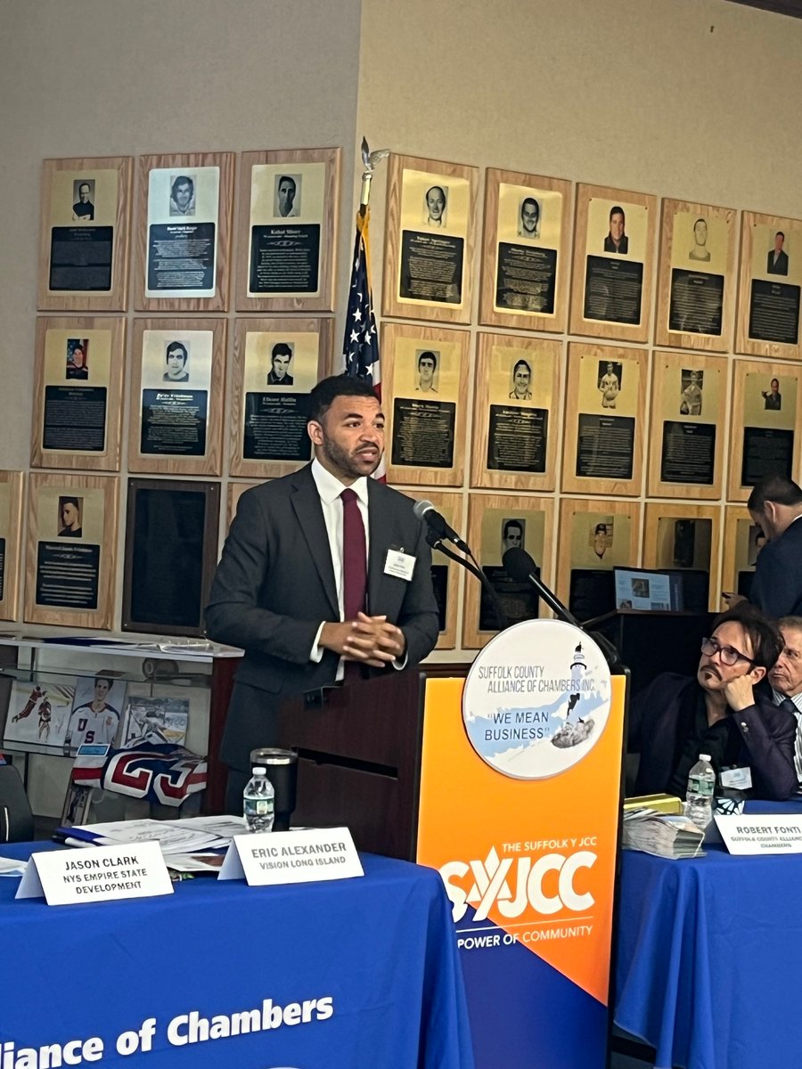 NYSMWBE's tweet photo. On 9/17/25 Jason Clark, EVP of @EmpireStateDev’s MWBE Division, was the keynote speaker at the quarterly meeting of Suffolk Alliance of Chambers of Commerce.
#InTheCommunity
#SharingResources
#MWBE https://t.co/RbdkkC5mf5