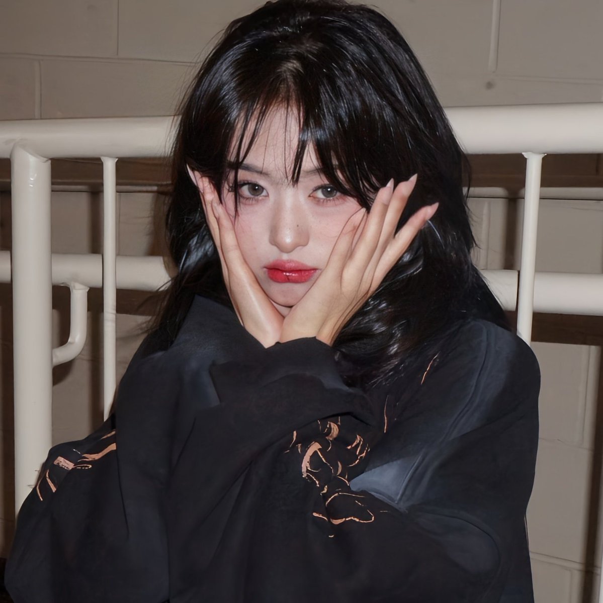 her 

#AHYEON #아현 #郑雅贤 #アヒョン