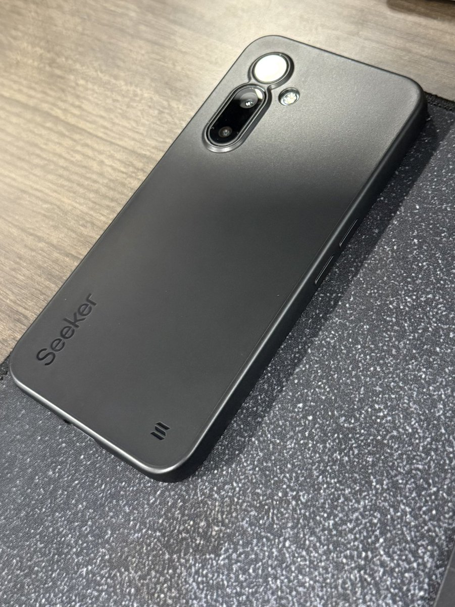 Its beautiful <a href="/solanamobile/">Seeker | Solana Mobile</a>