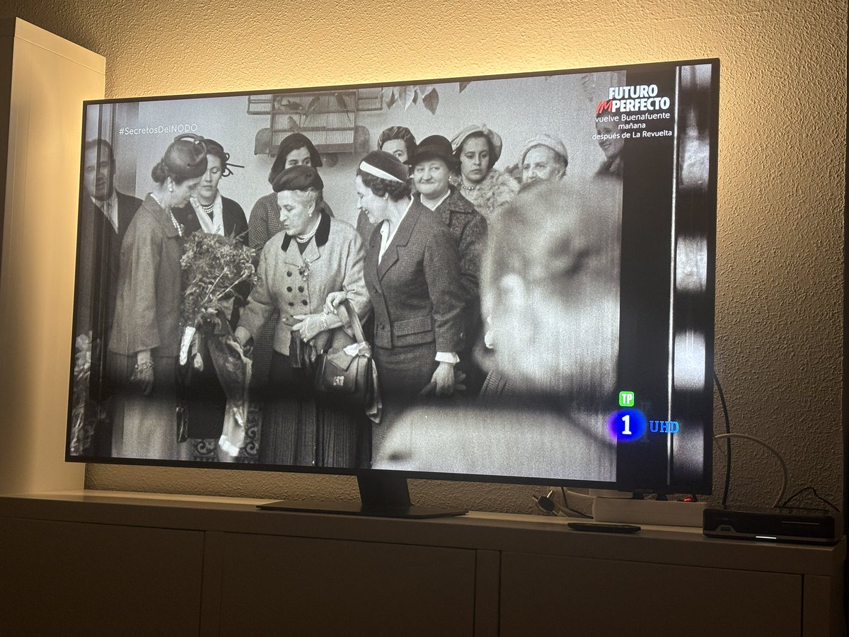 Viendo el fantástico e interesantísimo programa sobre #SecretosdelNODO 
Gran servicio público de <a href="/rtve/">RTVE</a> <a href="/La1_tve/">La 1</a>