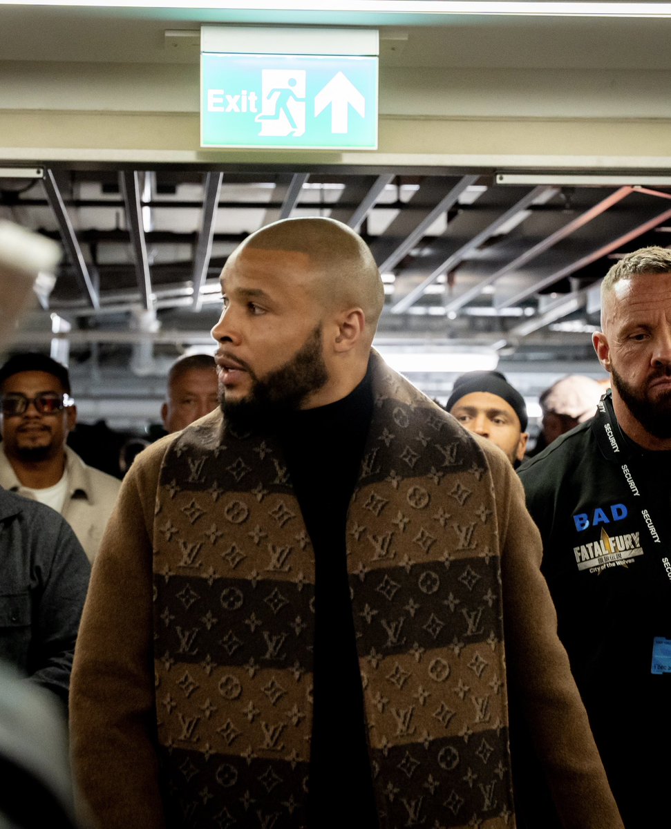 ChrisEubankJr's tweet image. And so it begins #EubankBenn2