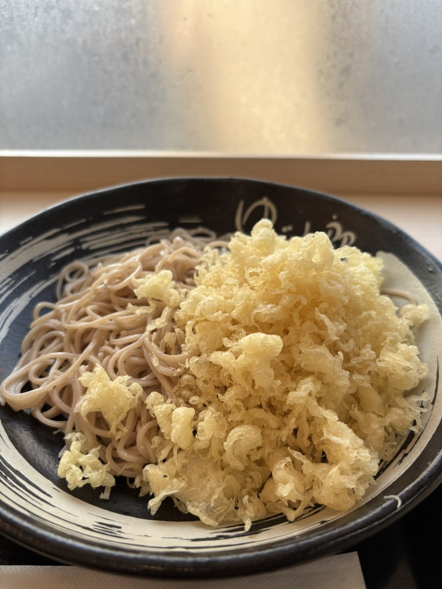 waka2000's tweet photo. ゆで太郎　焼き鯖朝定食
かき揚げはクーポンで。
iOSを26に上げた。ちょっと画質がよくなった気がする。 https://t.co/XJK4CrsXno