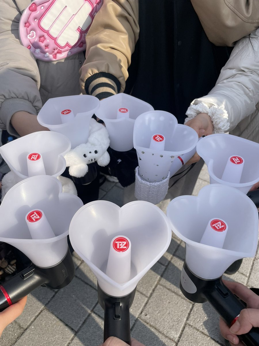 ne_co0115's tweet photo. #확성기는_더보이즈_8년의추억
누가 따라해도
#확성기들고싶으면샾더비구함
영원한 더보이즈 확성기다
#QWER_카피말고_입장문부터 https://t.co/CdDOMlXWFb