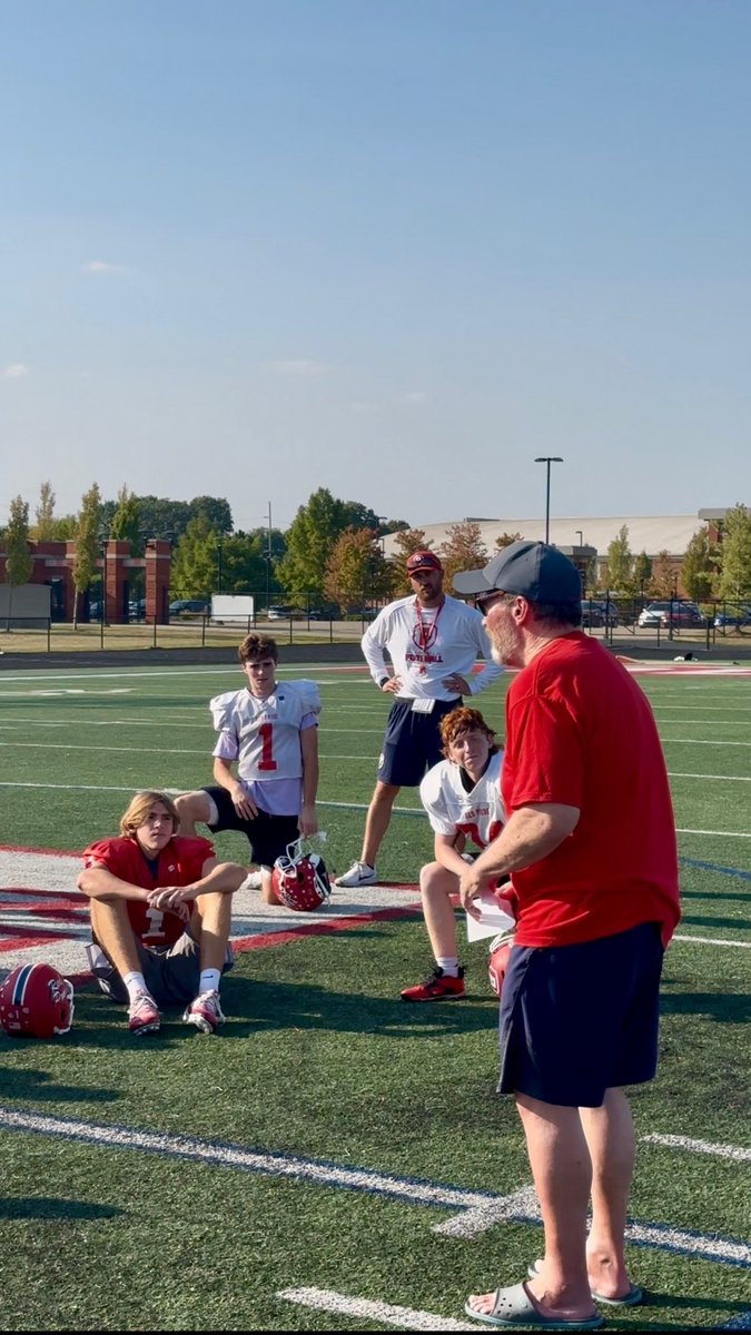 Coach_TyBless's tweet image. We were honored to have Hall of Fame Coach, Chuck Schwanekamp speak to the TEAM today after practice! We will be honoring his 2000 State Runner-Up TEAM on Friday for their 25th Anniversary!
Thank you, Coach!
TLC • HARD