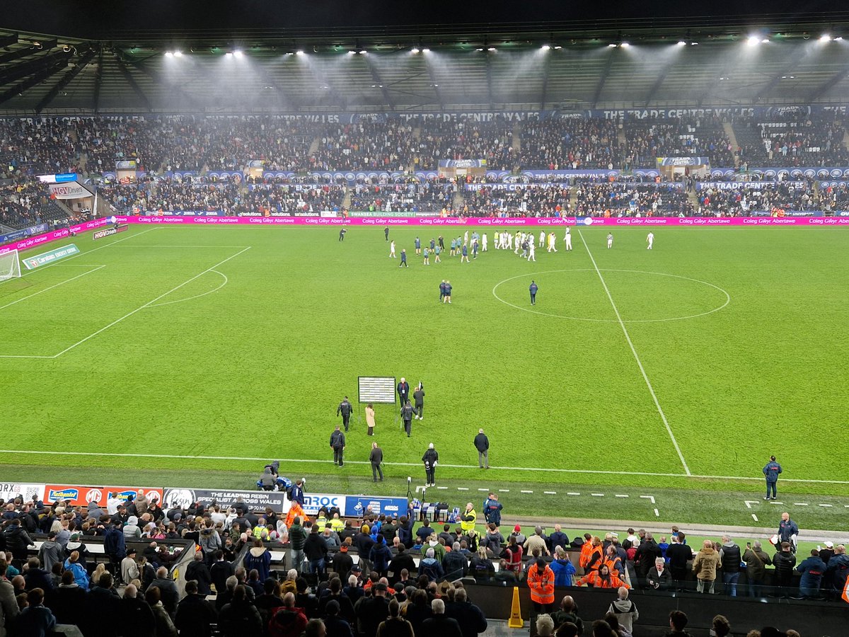 KevJohnscymru's tweet image. What a night at @SwanscomStadium   An amazing come back by @swansofficial. I&apos;ve noticed that the #JackArmy always sing Hynns and Arias well against Forest!
