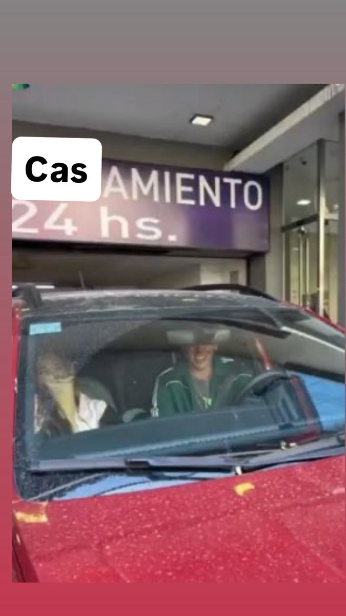 En alguna realidad parelala ya los veo 
Casados😍😍😍🥰🥰🥰
#nadiedicenada