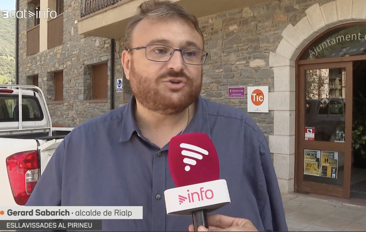 Com que 3CatInfo és massa llarg, als micros i logos acaba dominant la paraula "info" i això no identifica cap mitjà

Si volien imitar <a href="/franceinfo/">franceinfo</a> més pràctic hagués estat dir-li CatInfo amb el logo de les quatre barres i la lletra "i" com tenia <a href="/Catinformacio/">Catalunya Informació</a>