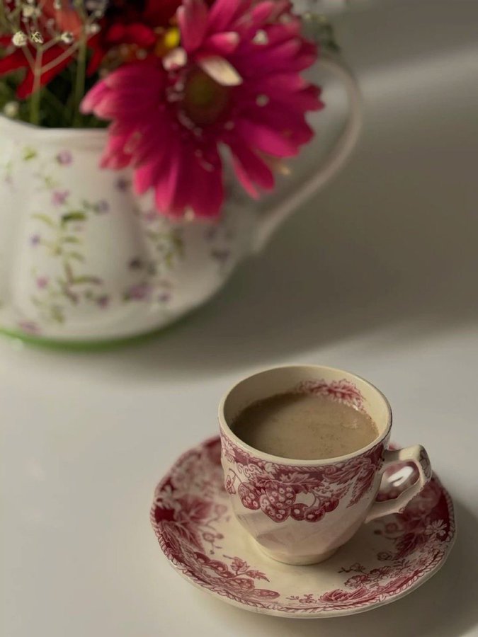 🍃

 تفاصِيلُنا البسِيطةُ مع منْ نُحِبُّ
هي التي تُبقينا أَقوياءَ رَغم كُلِّ شيء 🤍.
.
.
.
#بوح_آخر_الليل 
هل في احد صاحي ولا نمتو وتركتوني لحالي 👁