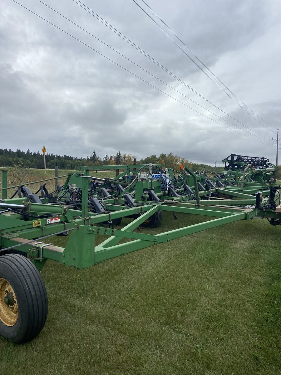 51ft 1650JD deep tillage with raven NH3 kit and JD green star rate controller. 5 section shut off. Additional set of knives to go with it. $35000 obo.
