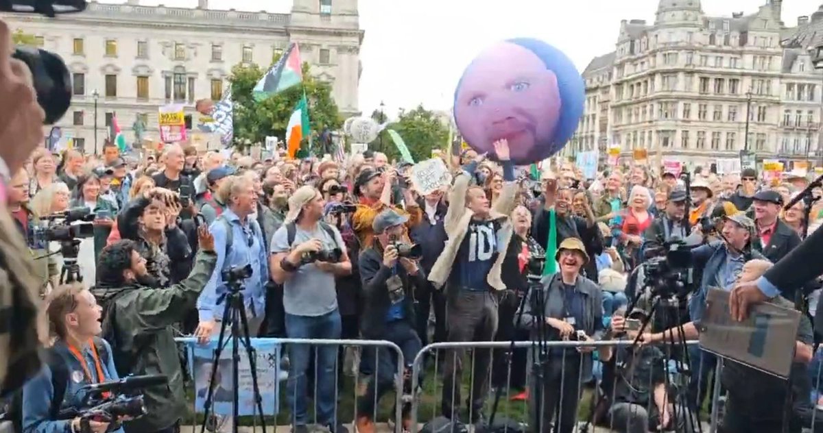 Americans.
This is how seriously we take your dictator in waiting.

Just thought I'd let you know.