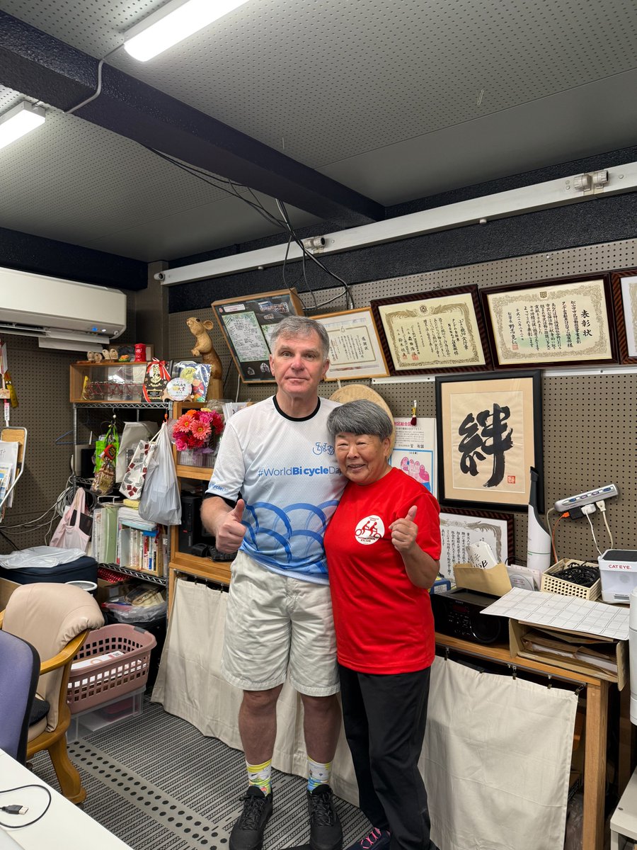 Leszek33's tweet image. Yesterday in Matsuyama 🇯🇵, I met Tsuga Kaoru, founder of Non-Chan Club Tandem, promoting inclusive cycling for the disabled &amp;amp; elderly. From tandem rides to disaster prep, she supports 1,000+ members from her home. A true #WorldBicycleDay hero—every day! 🚲