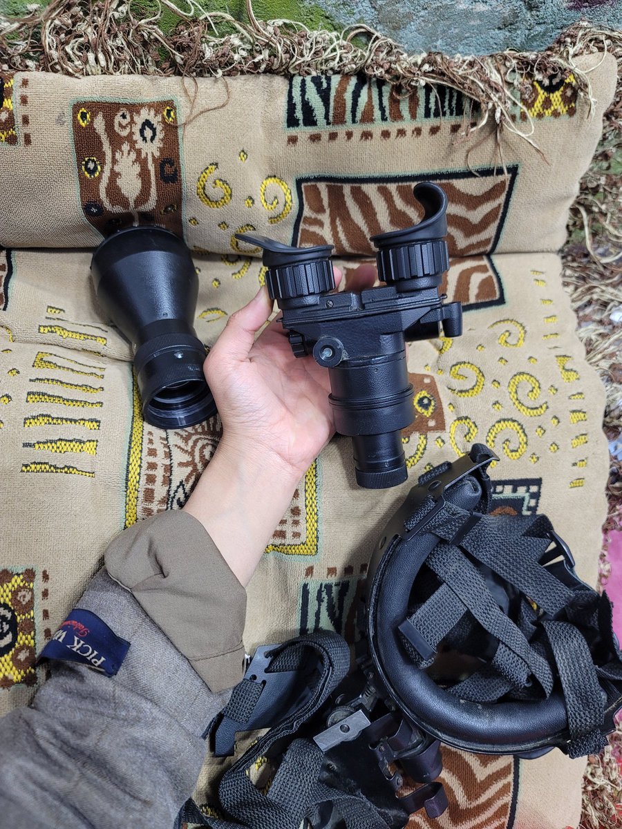 ناضور روسي عينين مخرج عين جديد مع عدته وتوابعه والعدسه
بسعر مناسب للتواصل خاص او اتصال أو وتس