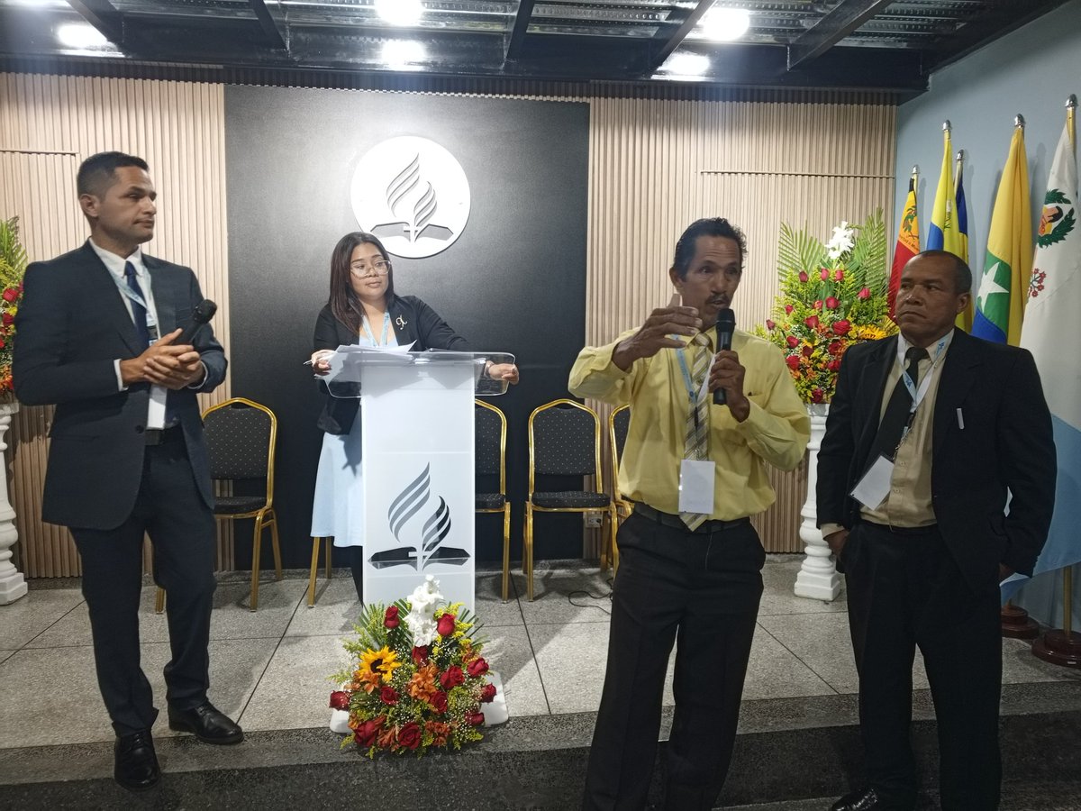 Al finalizar la III Sesión Cuadrienal de MIVENOR, los delegados de las diferentes iglesias del campo tuvieron la palabra para expresar sus opiniones y recomendaciones en cada uno de los departamentos.

#PasiónMIVENOR